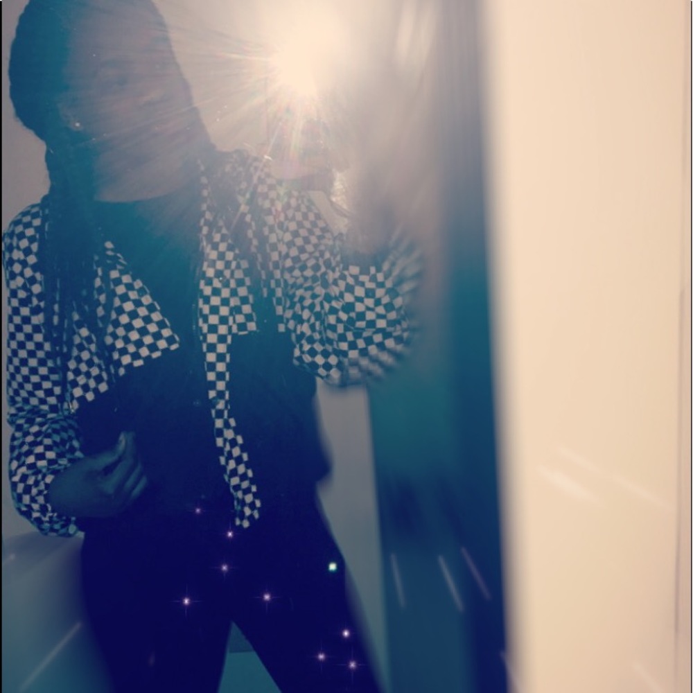 Meet your Posher, Nihyeva